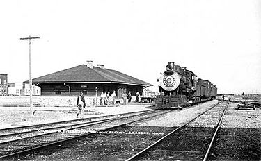 A train of the Gilmore & Pittsburgh Railroad pauses at the railway's depot in Leadore, Idaho, August 1912. GilmoreAndPittsburgh-01.jpg