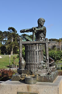 Golden Gate Park apple press monument