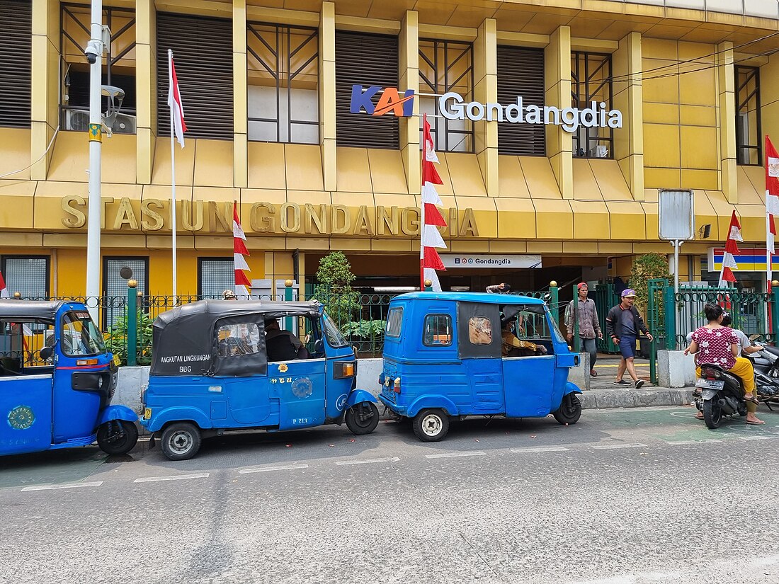 Stasiun Gondangdia