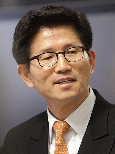 Governor of Gyeonggi Province (6925480981) (cropped).jpg