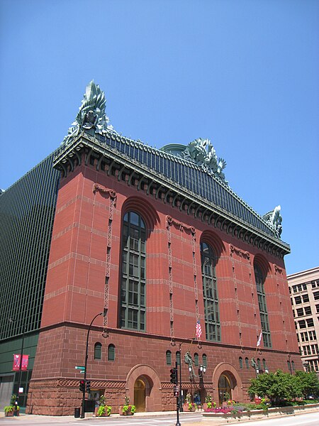 File:Harold Washington Library, Chicago, IL - front oblique.jpg