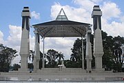 Bahasa Indonesia: Makam Brigjend H. Hassan Basry, salah satu Pahlawan Nasional dari Kalimantan Selatan English: Hassan Basry's tomb, one of the National Heroes from South Kalimantan Banjar: Kuburan Brigjend H. Hassan Basry, pahlawan matan Kalimantan Salatan