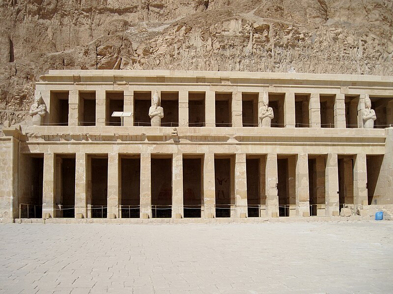 File:Hatschepsut-Tempel 10.JPG