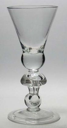 Champagne glass - Wikipedia