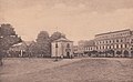 Hlučín, náměstí s kaplí svatého Jana Nepomuckého a radnicí, dobová pohlednice