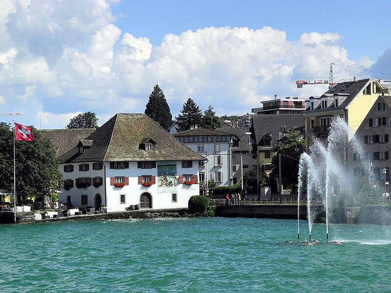 File:Horgen - Sust & Springbrunnen - Zürichsee - Dampfschiff Stadt Zürich 2012-07-22 16-15-57 (P7000).JPG