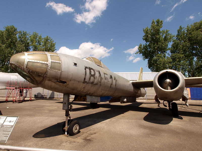File:Iljusin Il-28 Czech airforce 6926, ex BA-11, serieno 56926 pic3.JPG