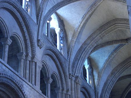 ไฟล์:Interior_of_Durham_Cathedral.jpg