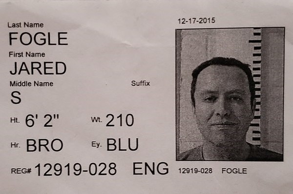 Mugshot of Fogle shortly before being transferred to FCI Englewood in 2015.