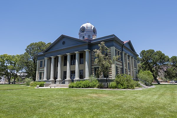 Jeff Davis County Courthouse in Fort Davis