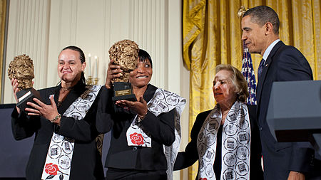 Tập_tin:Jenni_Williams_and_Magodonga_Mahlangu_of_WOZA_receive_Robert_F._Kennedy_Human_Rights_Award.jpg