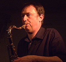 John Butcher sax.jpg üzerinde