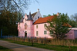 Castle d'Oultremont [nl] or the pink castle