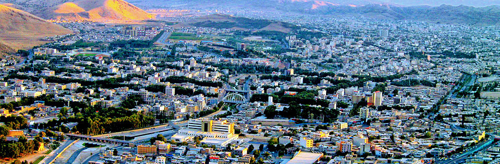 Larĝa panoramo de Khoramabado je julio 2014