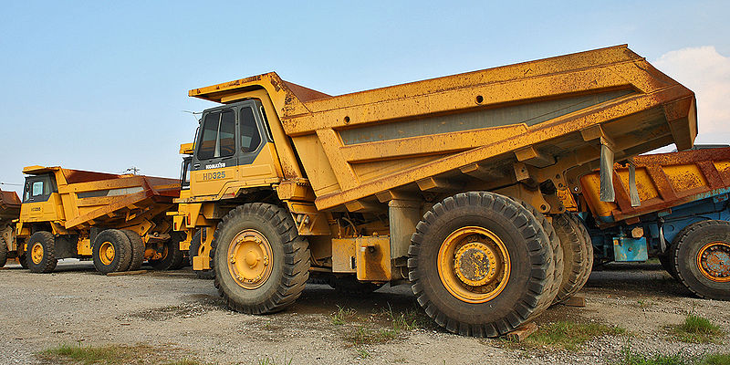 File:Komatsu HD325 002.JPG