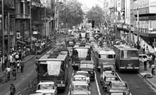 Ikarus 280 buses in Budapest traffic (1975) Kossuth Lajos utca az Astoria keresztezodes fele nezve. Fortepan 89989.jpg