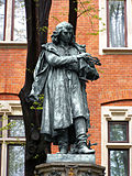 Hình thu nhỏ cho Đài tưởng niệm Nicolaus Copernicus ở Kraków