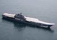 O porta-aviões Admiral Flota Sovetskogo Soyuza Kuznetsov, capitânia da Marinha Russa.