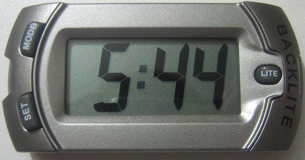 File:LCD Clock Grey.jpg - Wikipedia