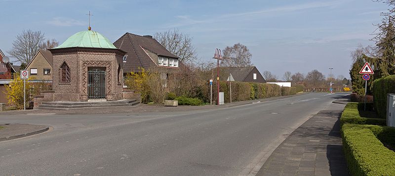 File:Laer, kapelletje in de Pohlstrasse foto3 2016-04-03 12.49.jpg