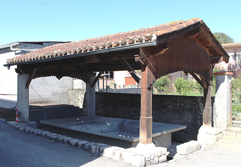 File:Lavoir de Mazères-de-Neste (Hautes-Pyrénées) 9.jpg