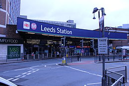 Entrée de la gare de Leeds.JPG