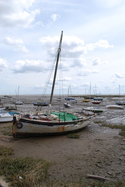 File:Leigh on Mud - geograph.org.uk - 1289227.jpg