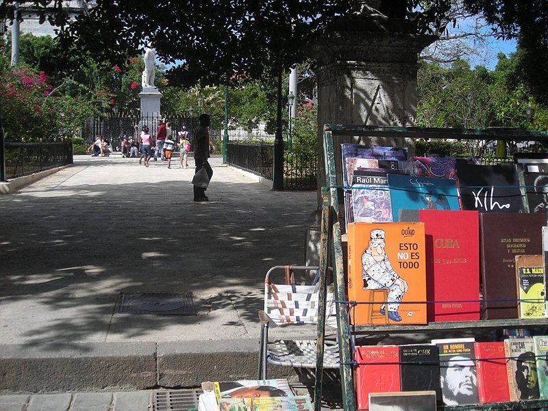 File:Libro de Quino en La Habana.jpg