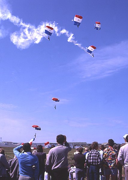 File:Lossiemouth Air Day - geograph.org.uk - 217151.jpg