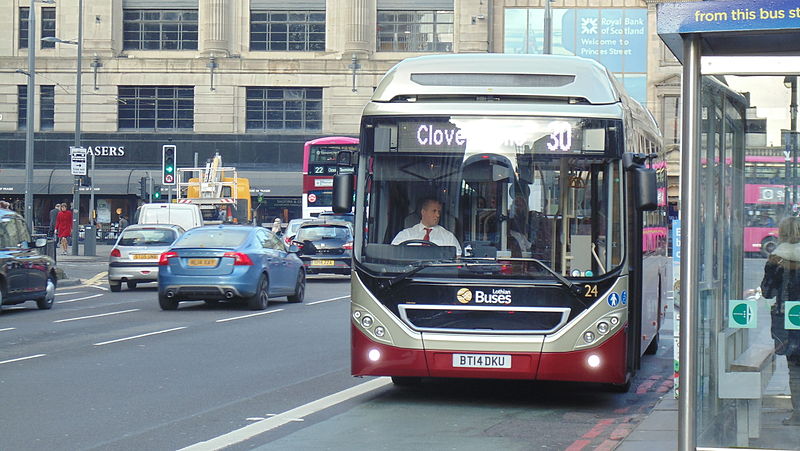 File:Lothian Buses 24 (15146430533).jpg