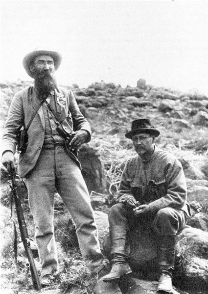 File:Lt. Col. Maximov in South Africa with General Kolbe.jpg