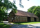 Gehöft, bestehend aus niederdeutschem Hallenhaus, Wirtschaftsgebäude, Scheune und Backhaus