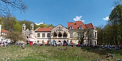 Polski: Młoszowa - Pałac Florkiewicz podczas Rajdu Rowerowego Kraków-Trzebinia 2015 English: Młoszowa Castle