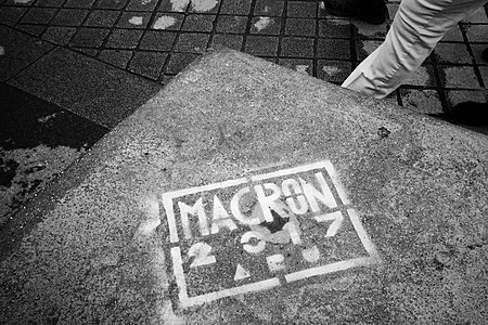 Macron 2017 stencil, Paris