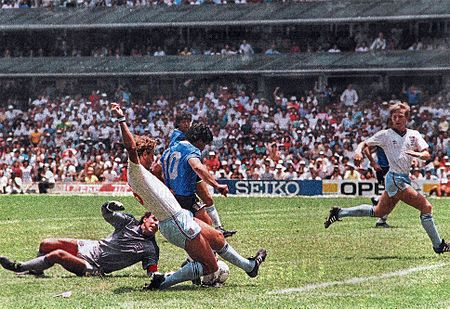 Tập_tin:Maradona_scoring_england_1986.jpg