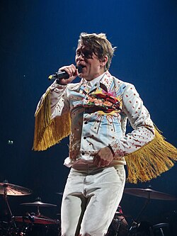 Mark Owen på Take That-turnéen "Wonderland Live" i 2017.