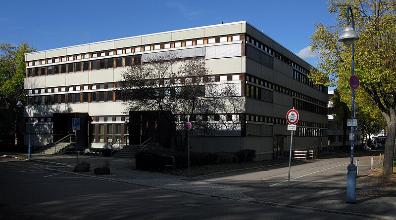 File:Mathematik Rechenzentrum der Albert-Ludwigs-Universität Freiburg in der Hermann-Herder-Str. 10.jpg