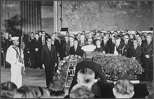 President Richard Nixon paying his last tributes to Sen. Everett Dirksen, who died September 7, 1969. Memorial Dirksen.gif