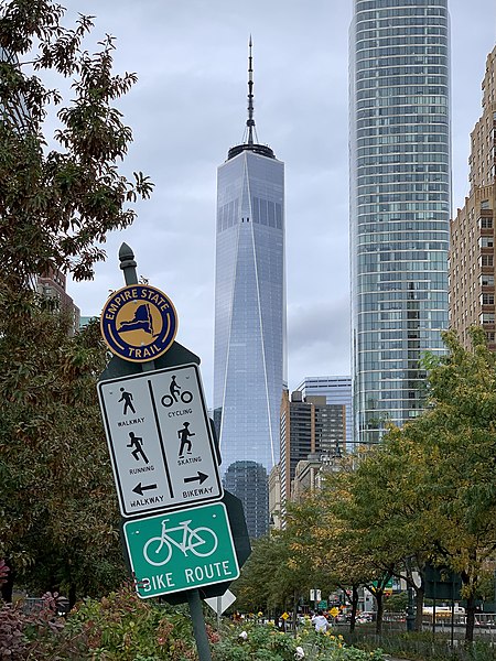 File:Mile 0 in NYC of the Empire State Trail.jpg