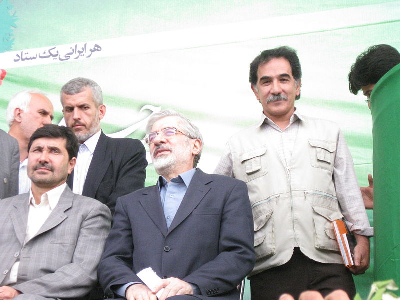File:Mir Hossein Mousavi in Zanjan by Mardetanha 0854.jpg