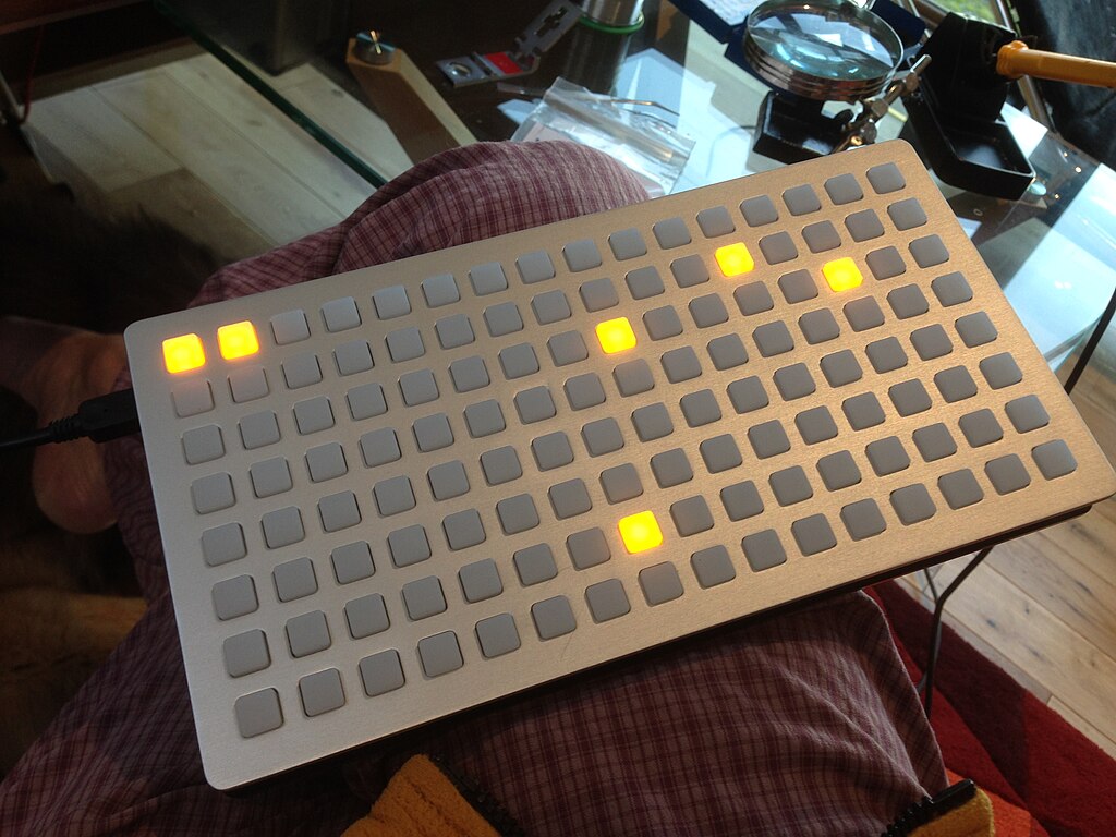 File:Monome 128 Grid Kit - Phew, fixed! (2014-12-20 13.12.09 by ...