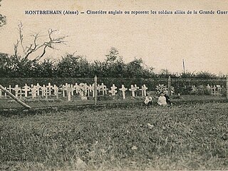 Le cimetière du calvaire provisoire vers 1920.