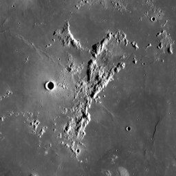 Montes Riphaeus (LRO). 
 png