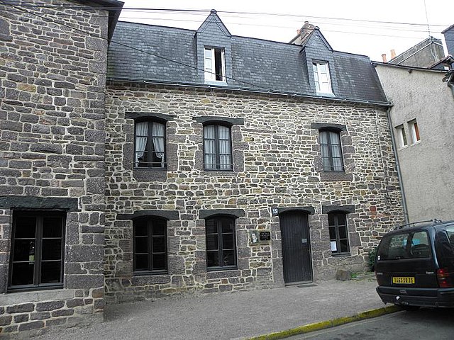 Montfort's birthplace in Montfort-sur-Meu