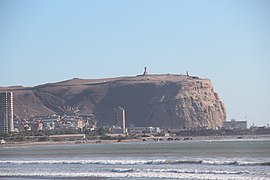 Morro de Arica desde la playa.JPG