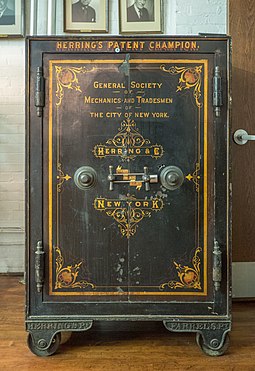 Large safe at the museum Mossman Lock Collection (95251).jpg