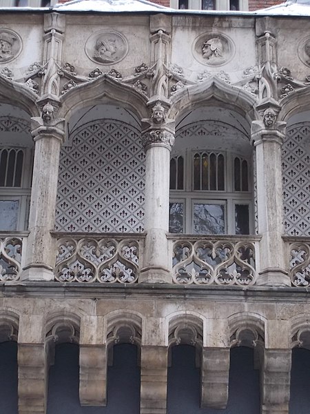 File:North balcony detail, Gothic wing, Vajdahunyad Castle, 2018 Városliget.jpg