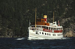 M/S "Henrik Ibsen" pada bulan juni 2010