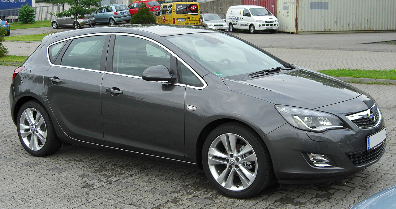 Fichier:Opel Astra J front 20100808.jpg — Wikipédia