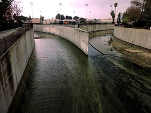 Platsen i San Fernandodalen vid Canoga Park där bifloderna Bell Creek och Arroyo Calabasas flyter samman och Los Angelesfloden börjar.